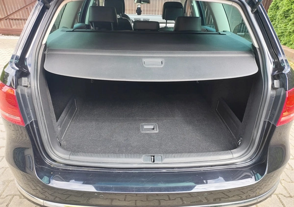 Volkswagen Passat cena 45000 przebieg: 161151, rok produkcji 2013 z Wrocław małe 137